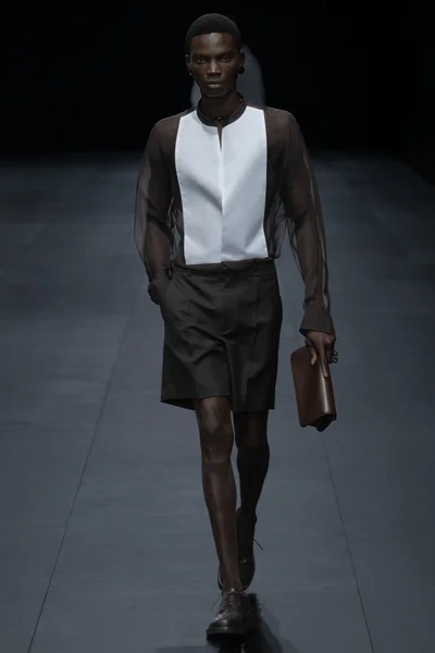 Look 48